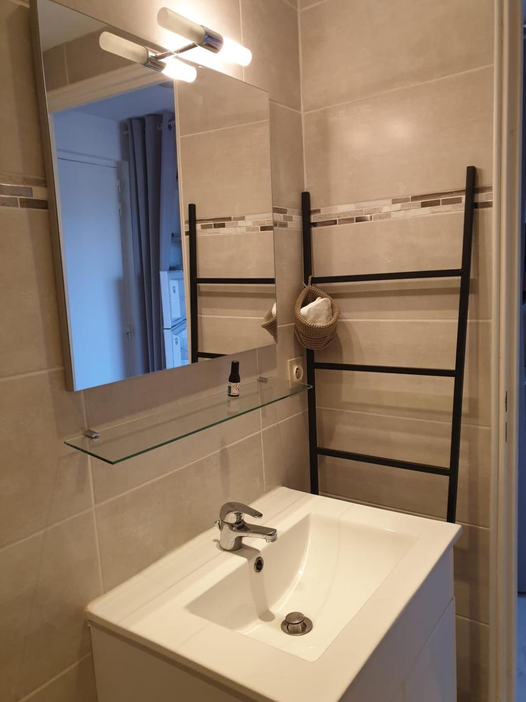 Appartement Climatise A 800M De La Plage Frejus Luaran gambar
