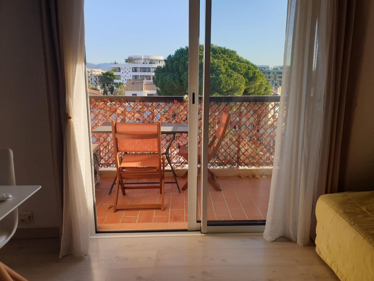 Appartement Climatise A 800M De La Plage Frejus Luaran gambar